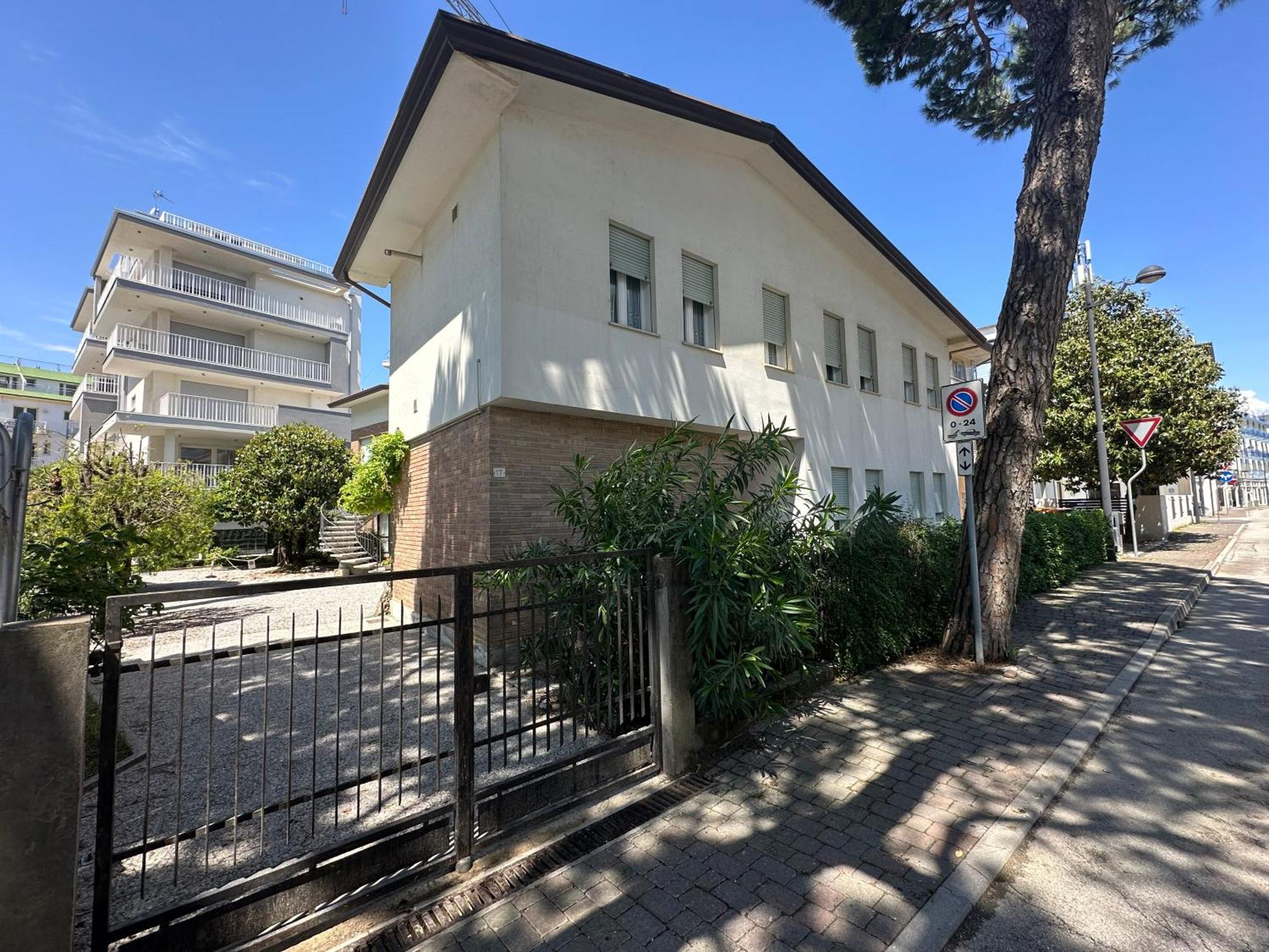 Casa Francesca - Agenzia Cocal Appartement Caorle Buitenkant foto